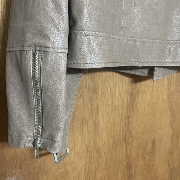 Moto Jacket - Picture 8 of 9